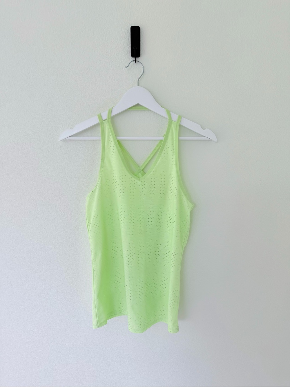 Athleta Limitless Perforated Strappy V Neck Tank Top Size XS Neon Lime Green